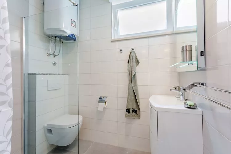Apartment Karlo - Two Bedroom Apartment with Balcony (Matanić)-Bathroom