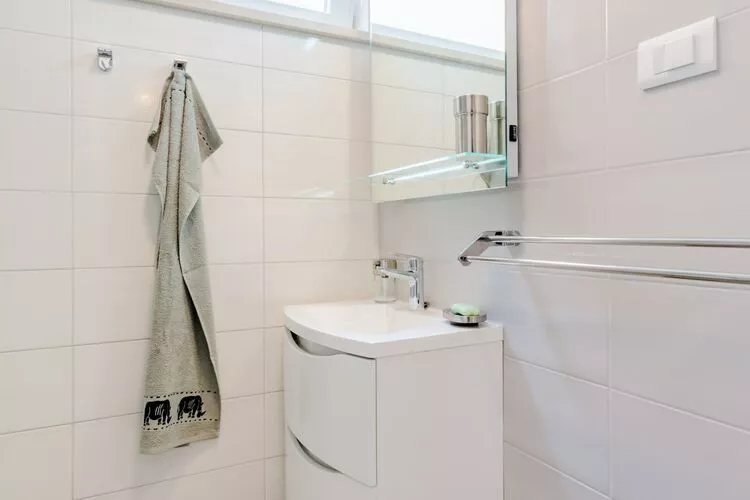 Apartment Karlo - Two Bedroom Apartment with Balcony (Matanić)-Bathroom
