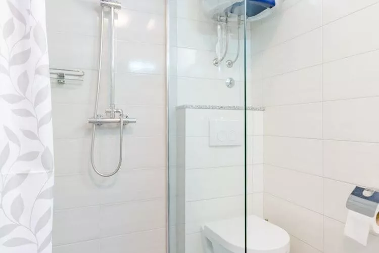 Apartment Karlo - Two Bedroom Apartment with Balcony (Matanić)-Bathroom