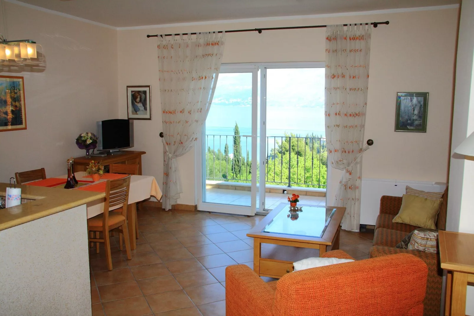 Villa Alegria Cavtat - One Bedroom Apartment with Balcony and Sea View (Apartment A)-Living room