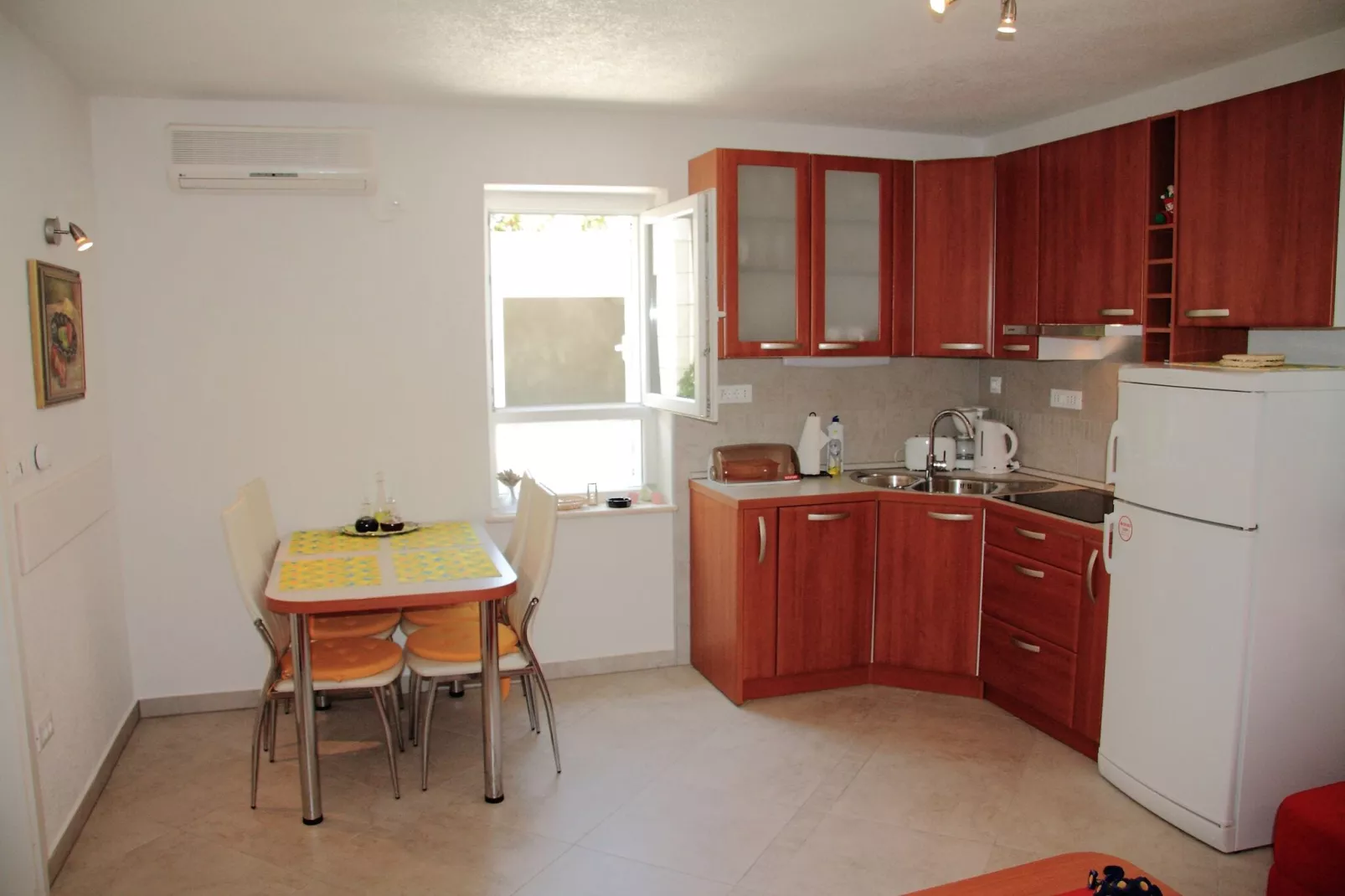 Villa Alegria Cavtat - Studio Apartment with Patio and Garden View-Dining room