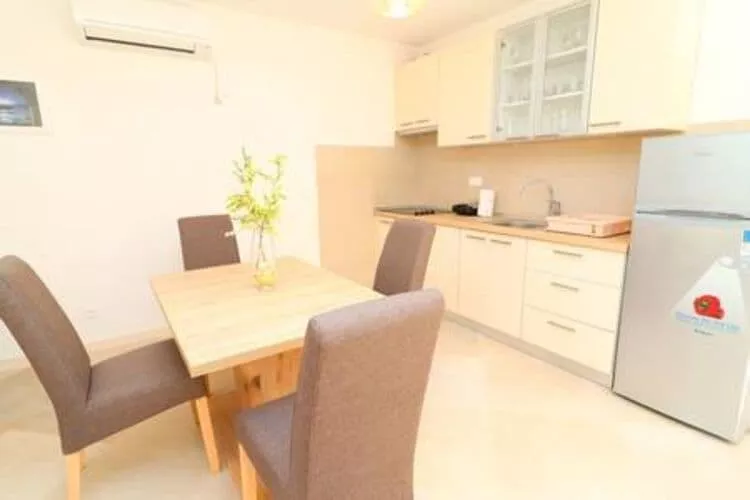 Apartments Seafront Silence - One Bedroom Apartment with Terrace and Sea View-Salle à manger