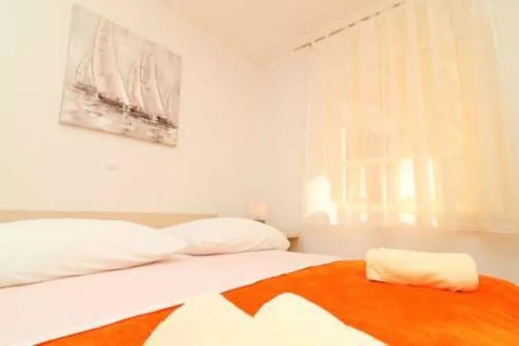 Apartments Seafront Silence - One Bedroom Apartment with Terrace and Sea View-Chambre