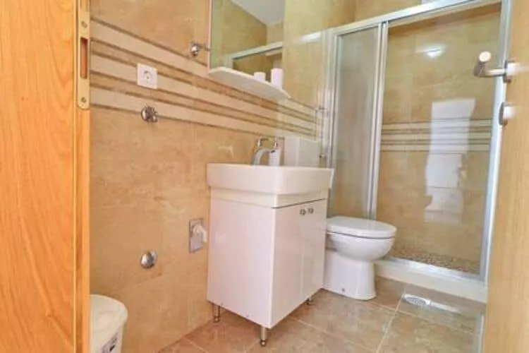 Apartments Seafront Silence - One Bedroom Apartment with Terrace and Sea View-Salle de bain