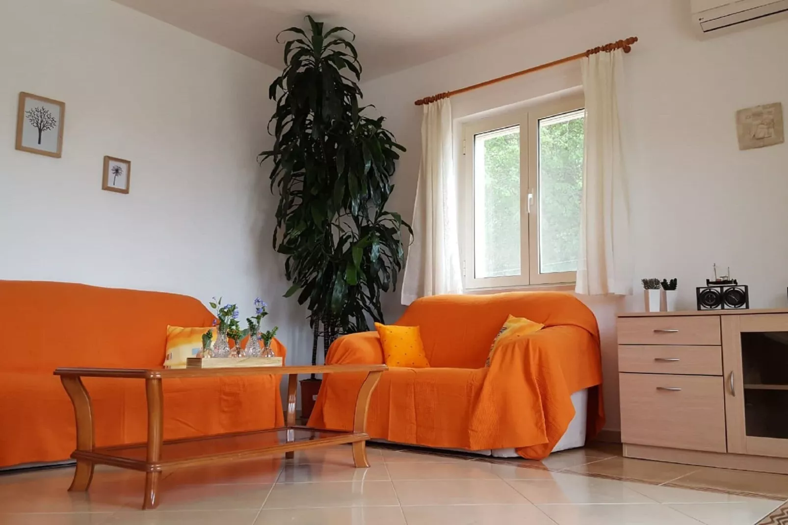 Bodul Vacation Apartment - Two Bedroom Apartment with Terrace and Sea View-Wohnzimmer