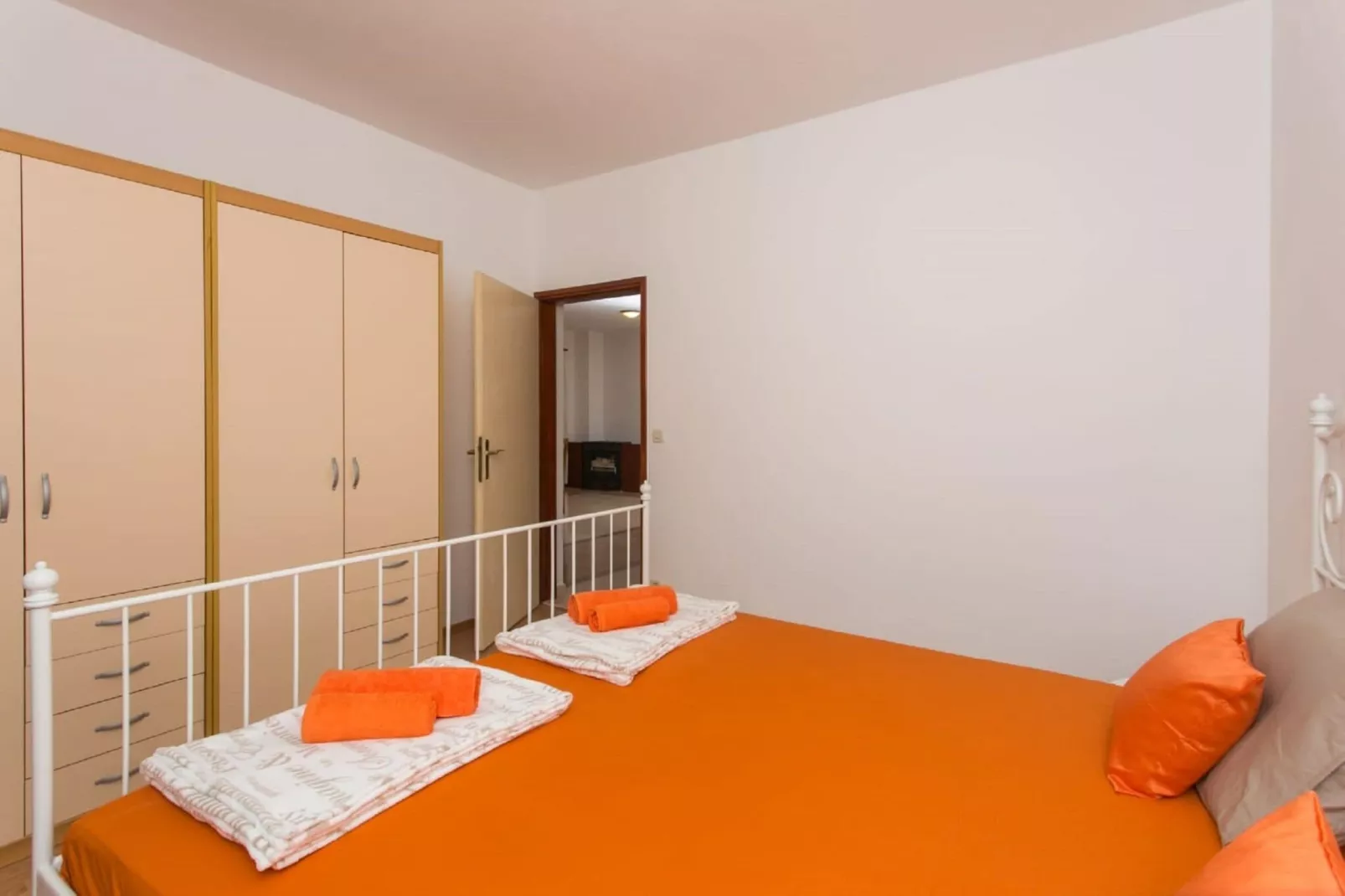 Bodul Vacation Apartment - Two Bedroom Apartment with Terrace and Sea View-Schlafzimmer
