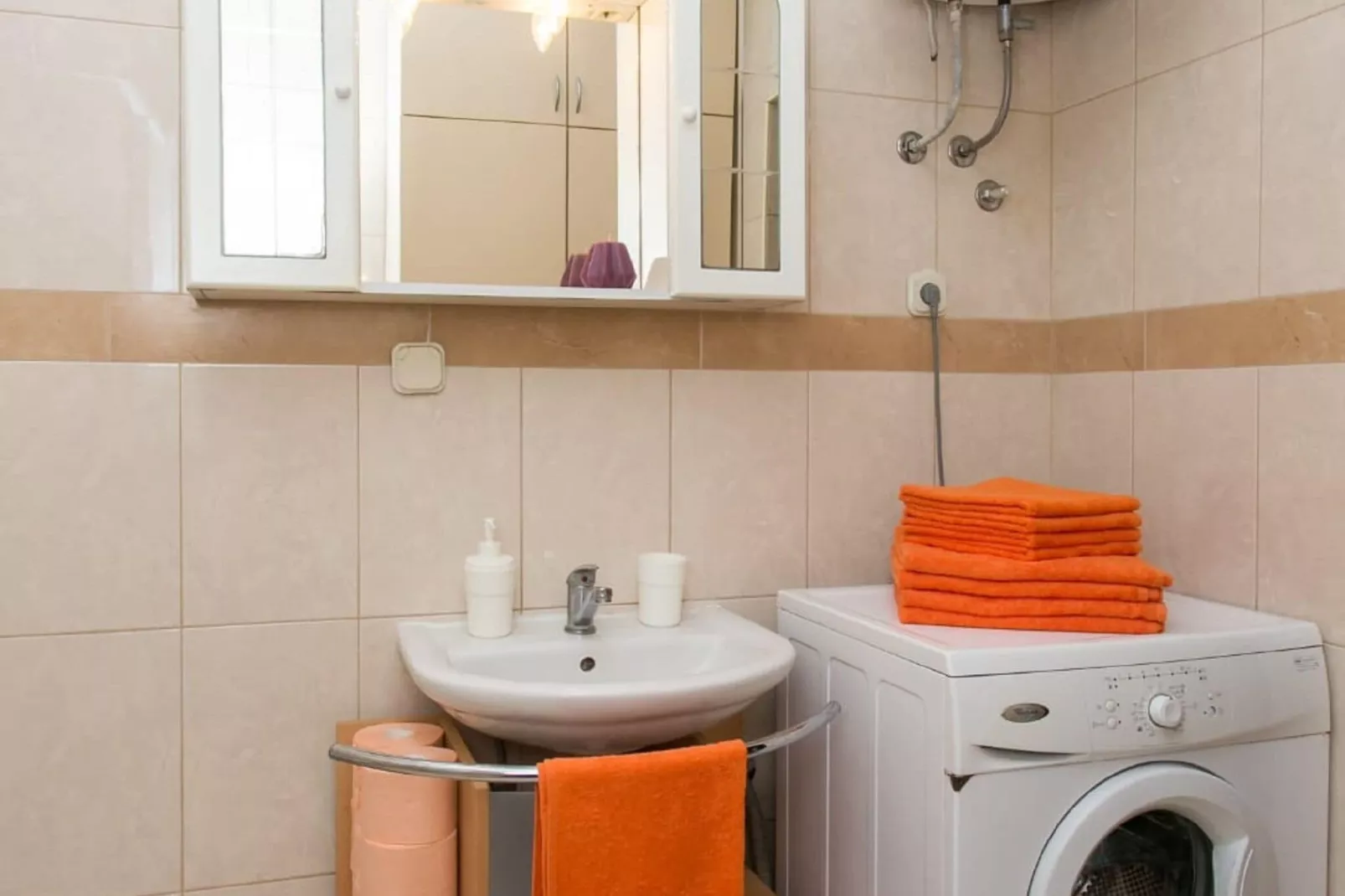 Bodul Vacation Apartment - Two Bedroom Apartment with Terrace and Sea View-Badezimmer