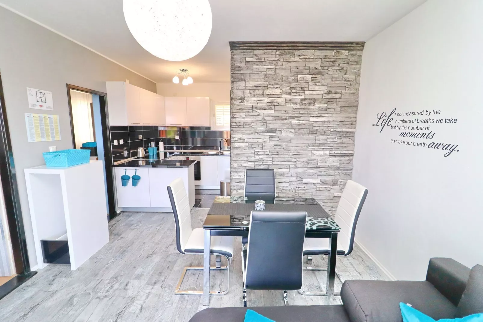 Apartment Marjana Prižba - Two Bedroom Apartment with Terrace and Partial Sea View-Dining room