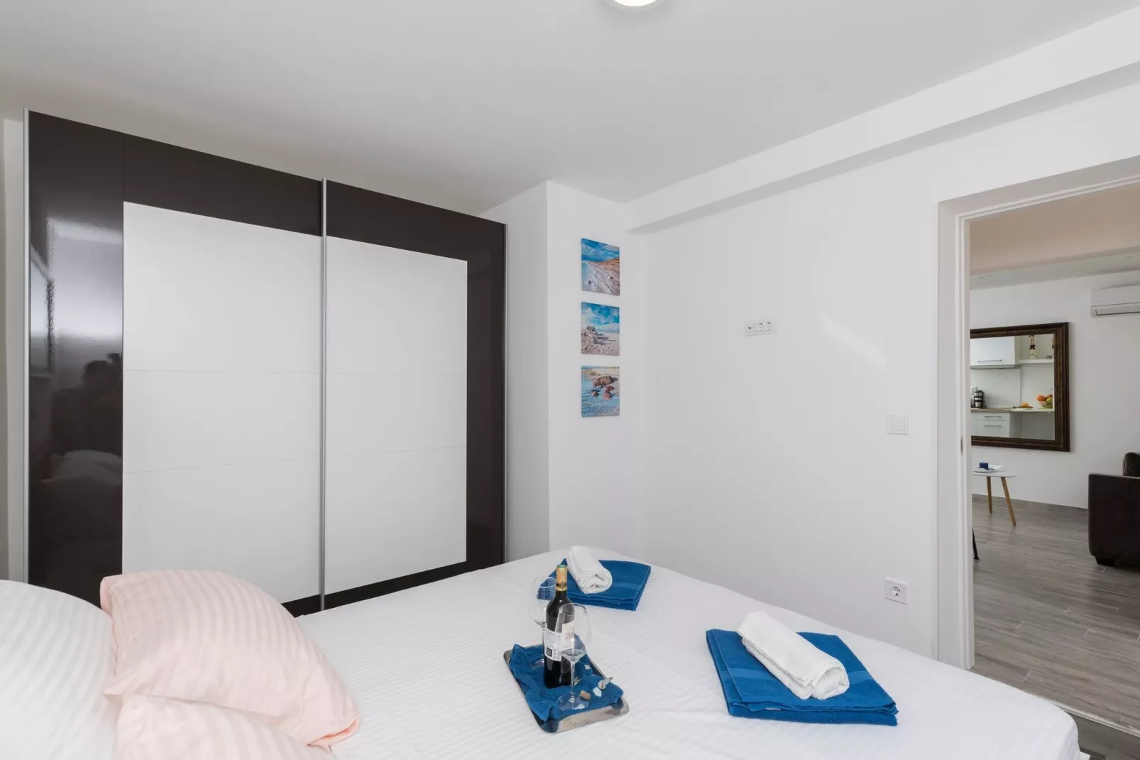 Apartment Semi - One Bedroom Apartment with Terrace and Sea View-Bedroom