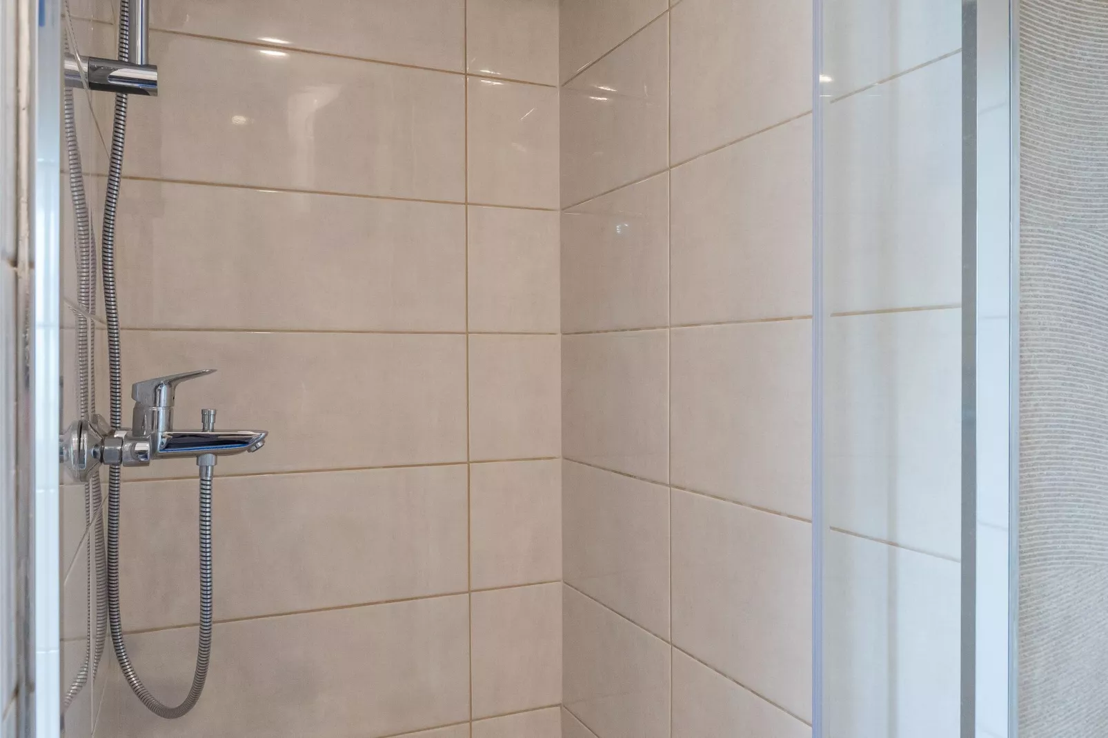 Apartment Semi - One Bedroom Apartment with Terrace and Sea View-Bathroom