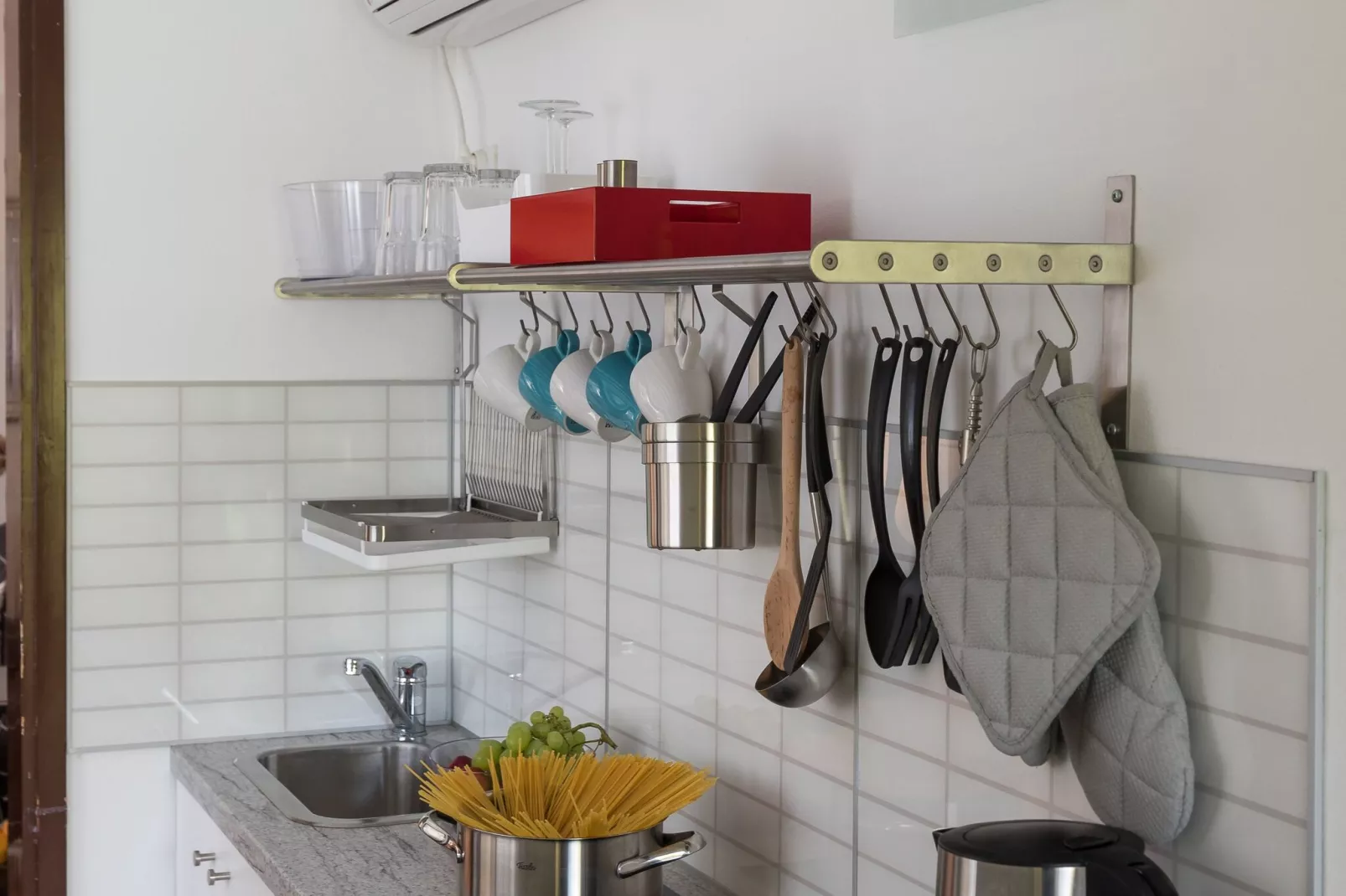 Apartment Dubo - One Bedroom Apartment with Balcony-Kitchen