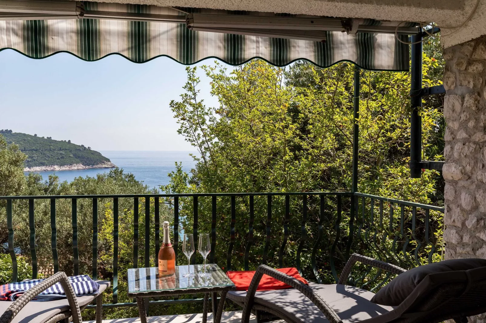 Apartment Dubo - One Bedroom Apartment with Balcony-Terrace