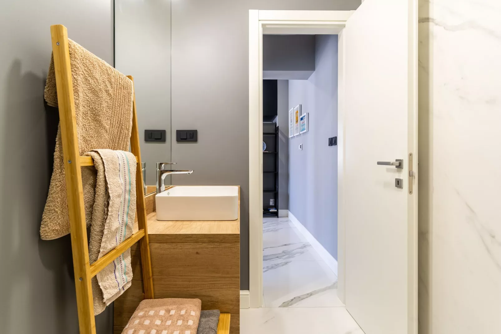 Apartments BoNlux - Deluxe two bedroom Apartment With Terrace-Bathroom