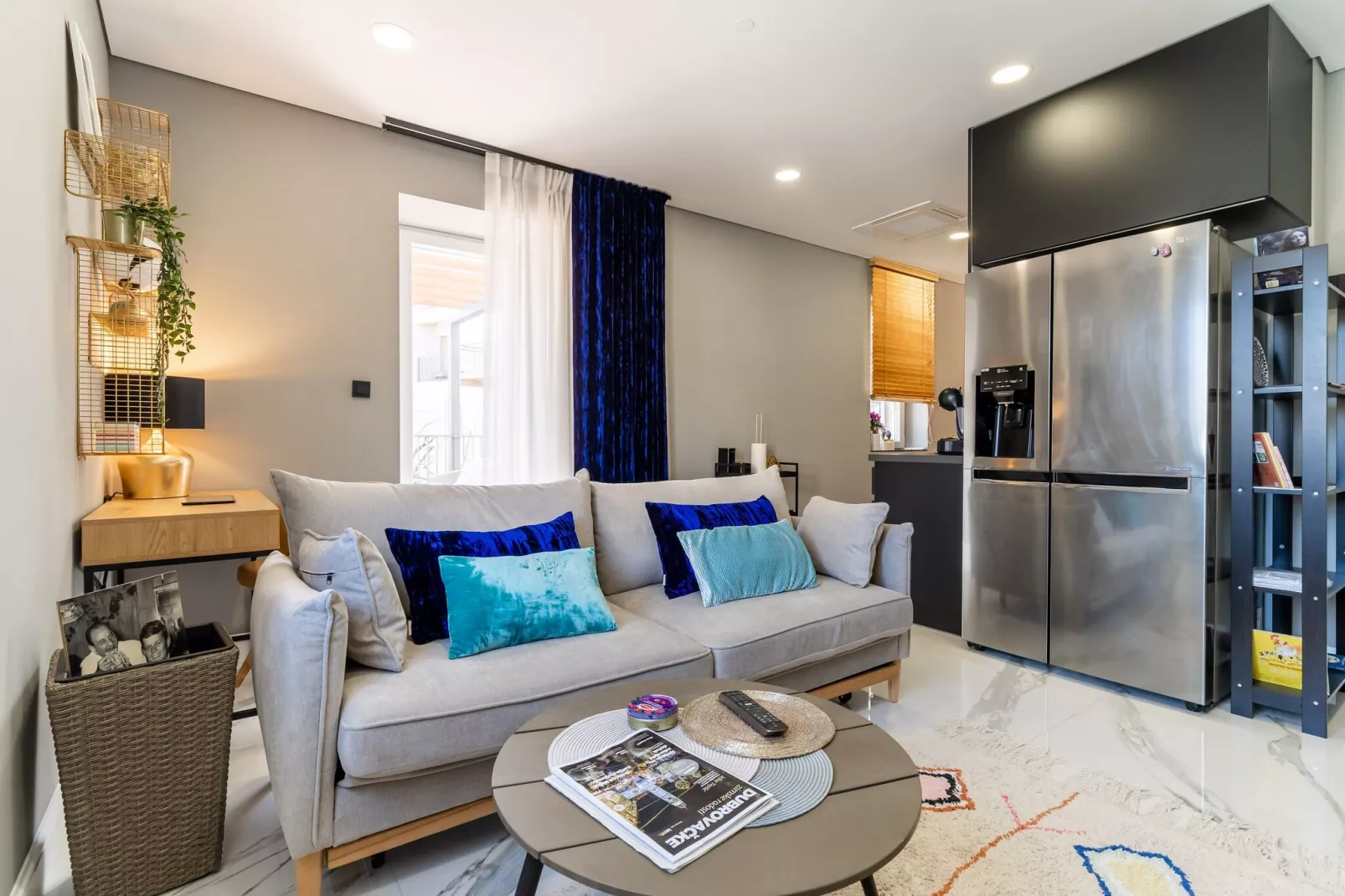 Apartments BoNlux - Deluxe two bedroom Apartment With Terrace-Living room