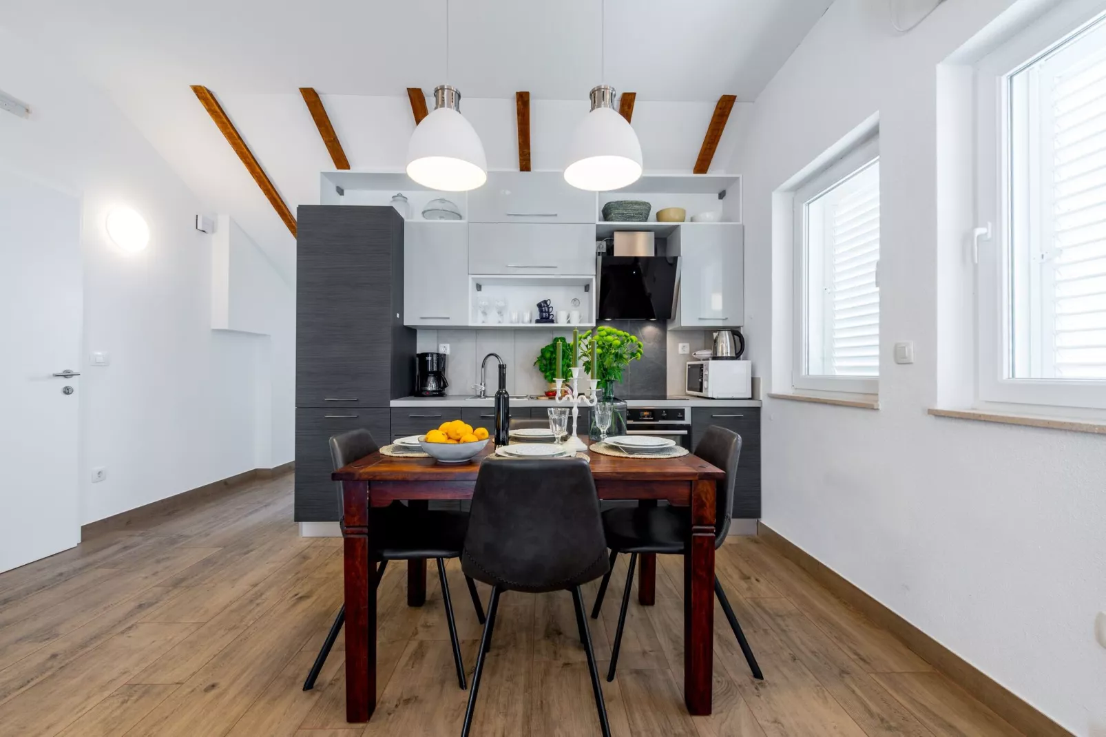Apartments Terra - Comfort One Bedroom Apartment with Balcony and City View (VELIKI)-Salle à manger