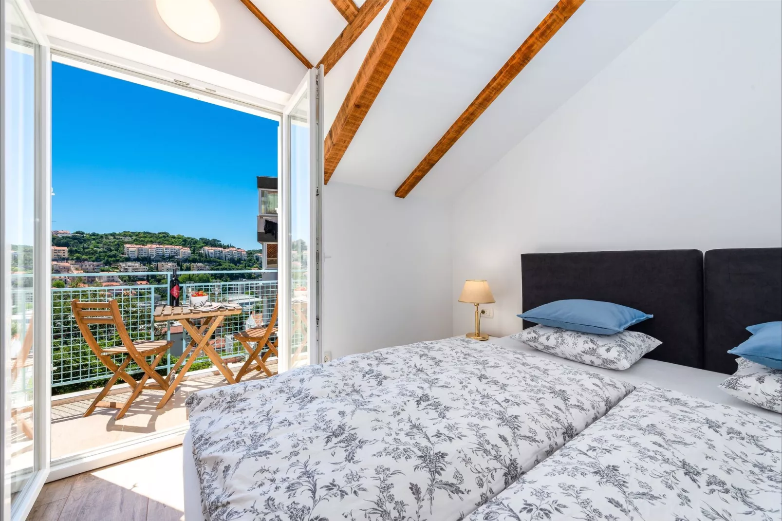 Apartments Terra - Comfort One Bedroom Apartment with Balcony and City View (VELIKI)-Chambre