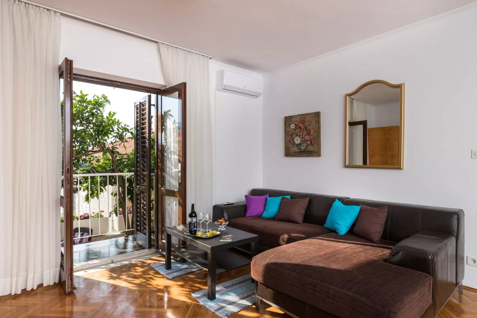Apartment Vukic - Studio Apartment with Terrace and Garden View-Wohnzimmer