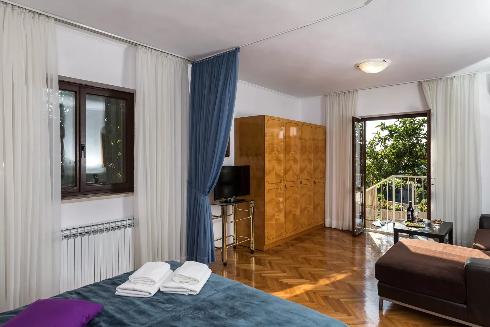 Apartment Vukic - Studio Apartment with Terrace and Garden View-Innen