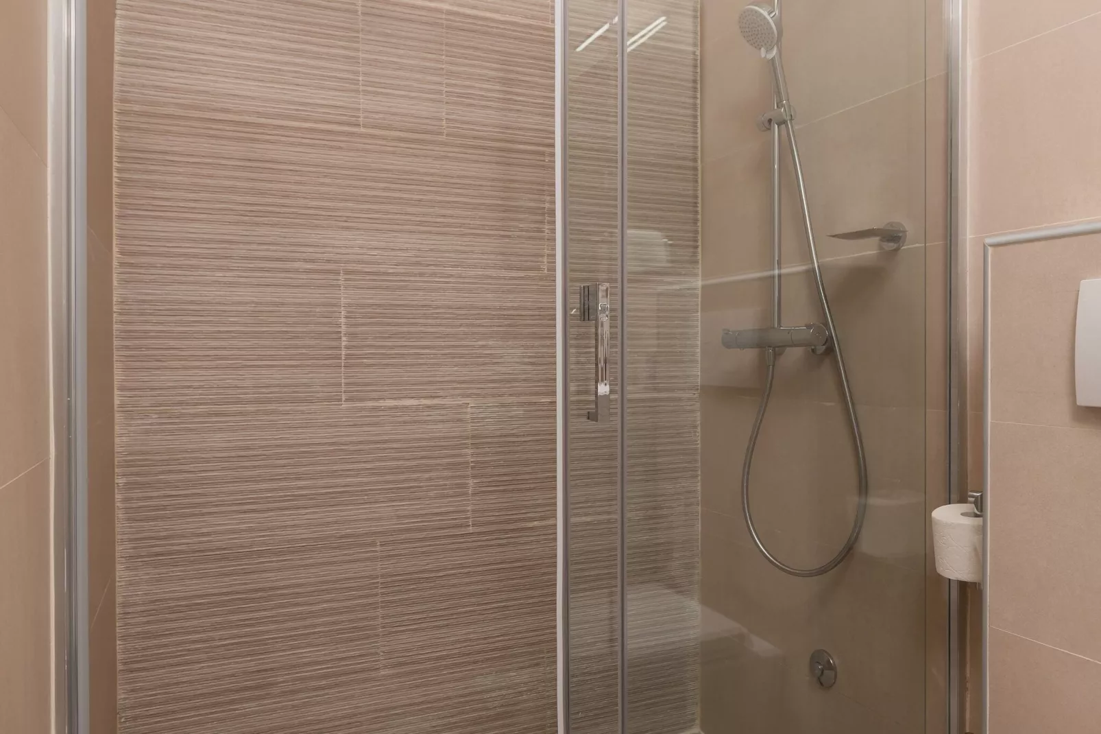 Apartments Urbis - Premium Studio Apartment with City View (Lijevi)-Bathroom