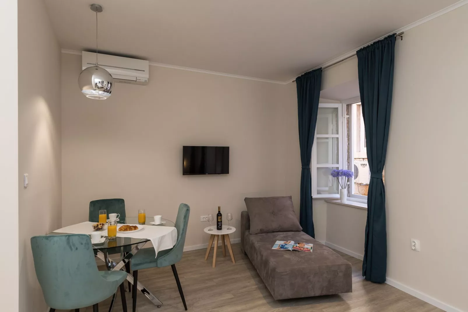 Apartments Urbis - Superior Studio Apartment with City View (Desni)-Indoor