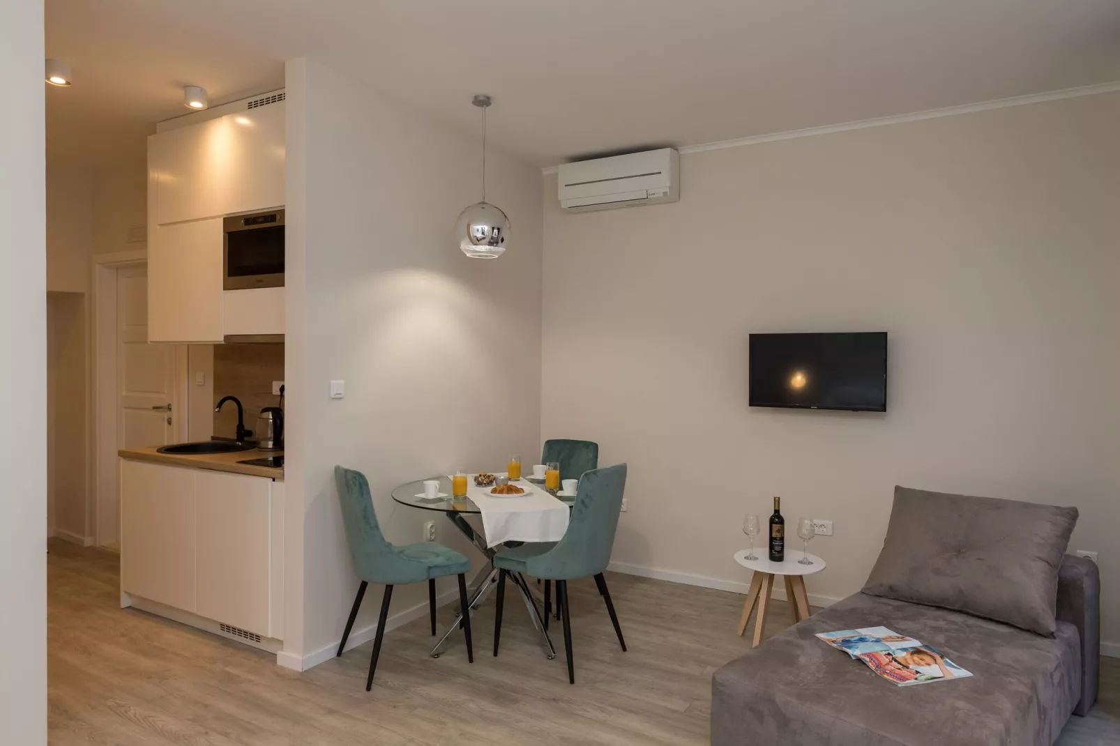 Apartments Urbis - Superior Studio Apartment with City View (Desni)-Indoor