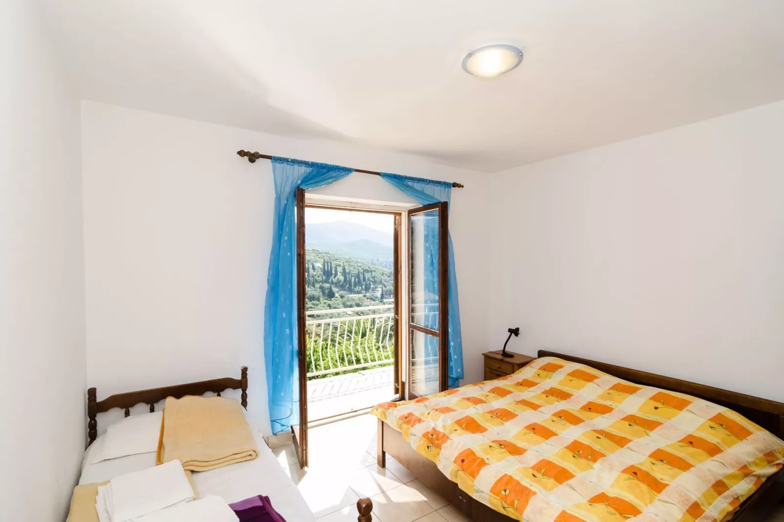 Villa Peragić - Triple Room with Balcony and Private External Bathroom-Bedroom