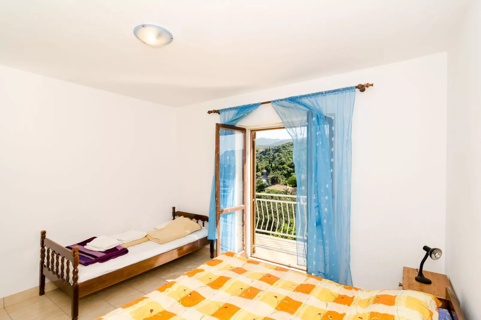 Villa Peragić - Triple Room with Balcony and Private External Bathroom-Bedroom