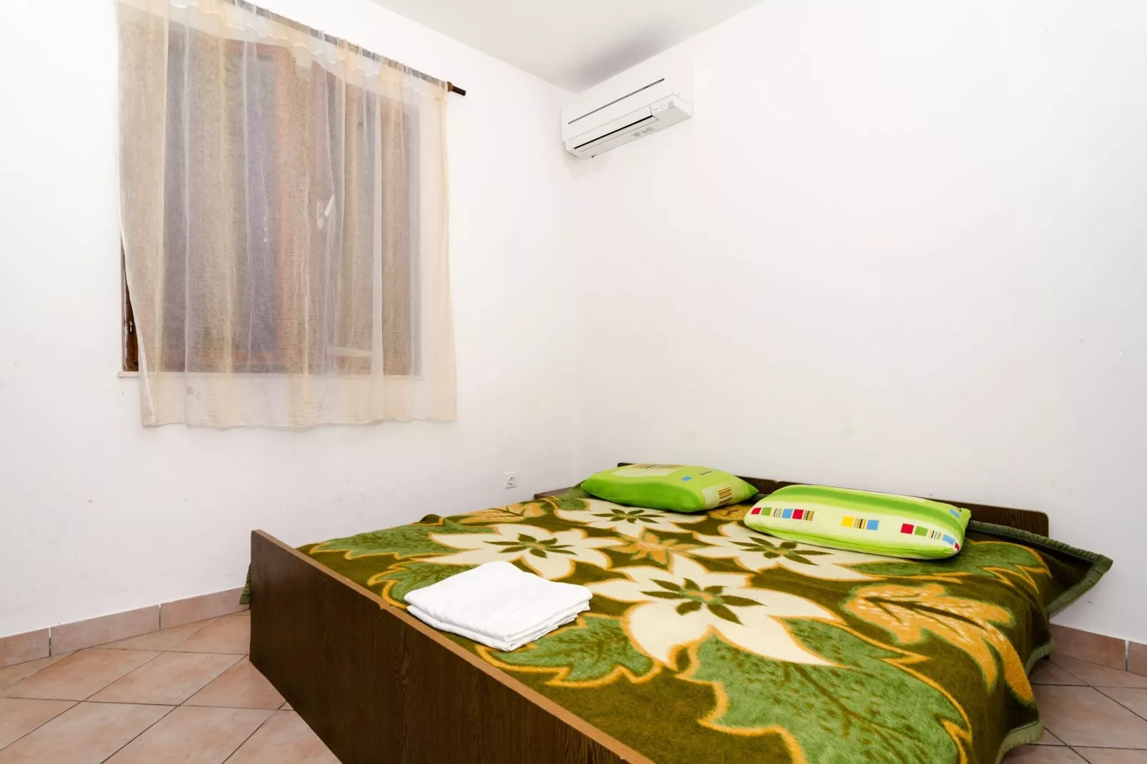 Villa Peragić - Triple Room with Balcony-Bedroom