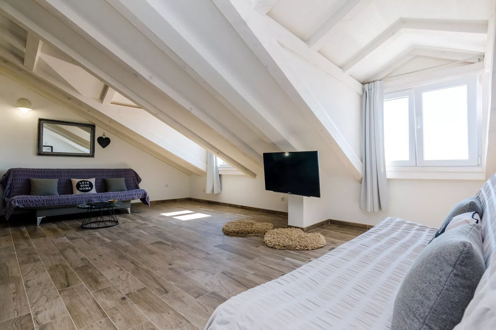 Apartments Life - Two Bedroom Apartment with Balcony and Sea View-Wohnzimmer