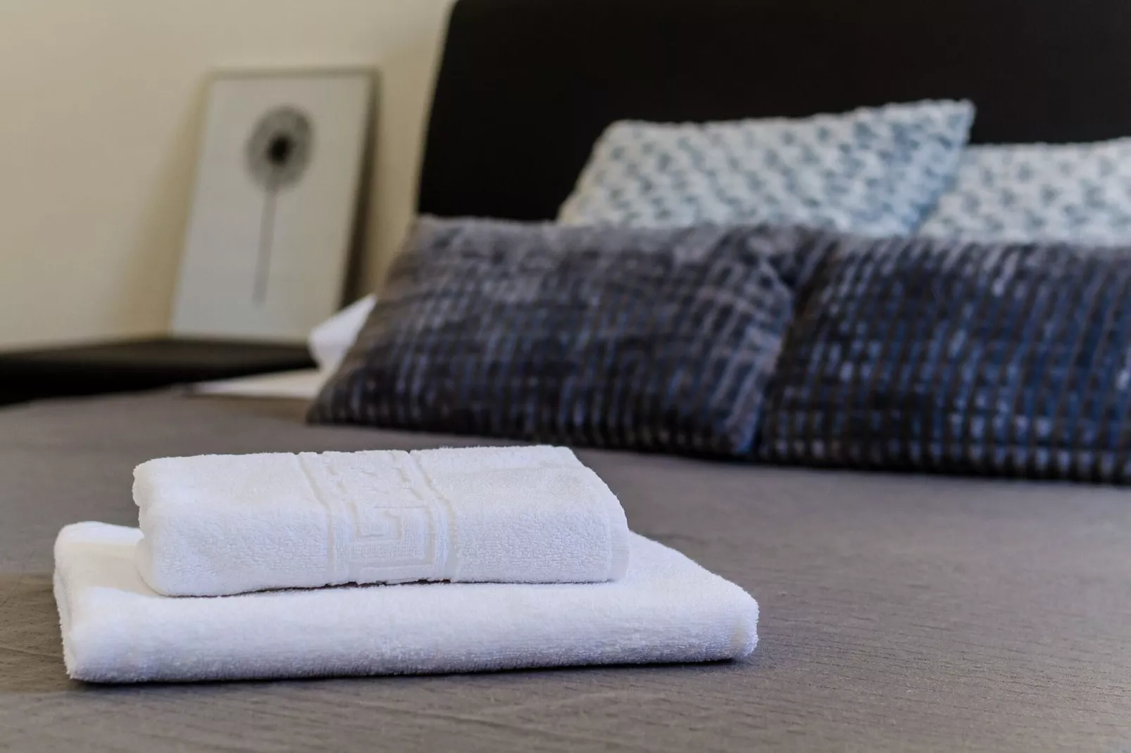 Apartments Life - One Bedroom Apartment with Balcony and Sea View-Bedroom