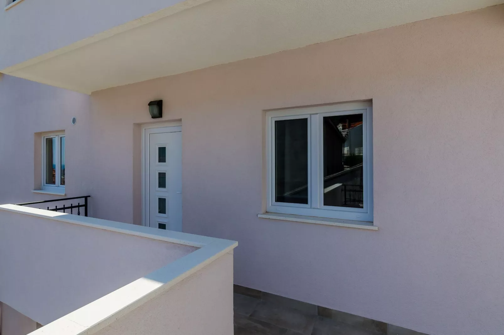 Apartments Life - One Bedroom Apartment with Balcony and Sea View-Outdoor