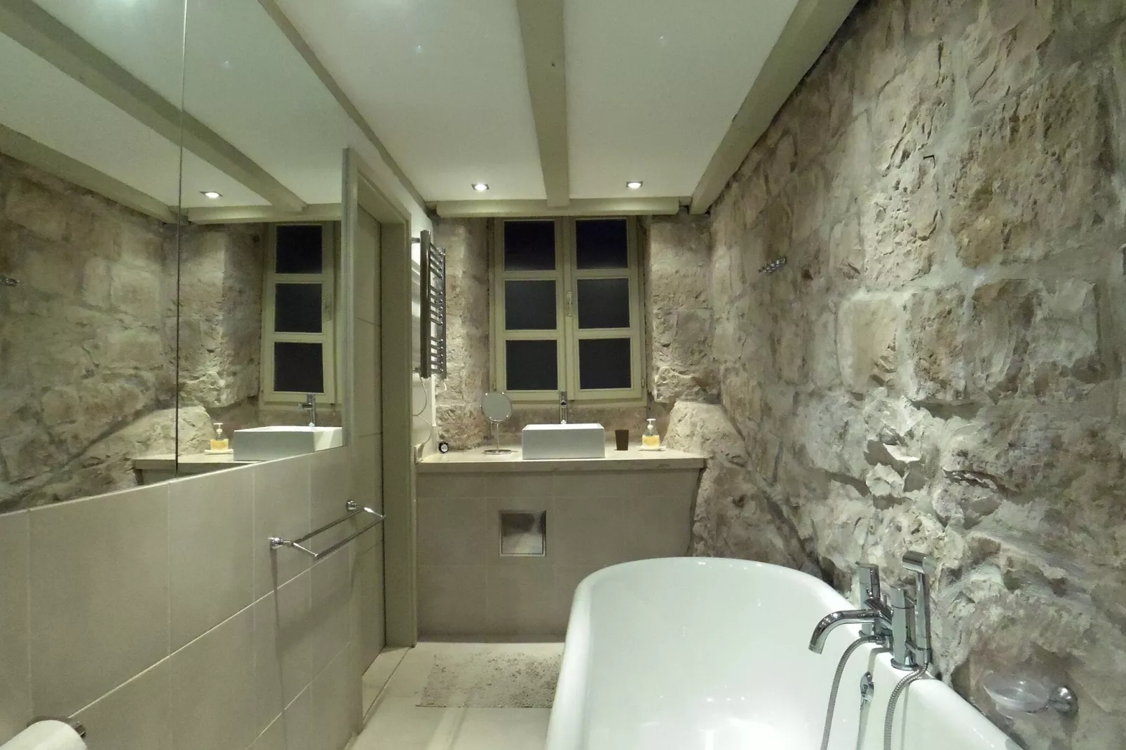 Villa Skylight - Two Bedroom Villa & Studio with Private Swimming Pool, Garden and Sea View-Bathroom