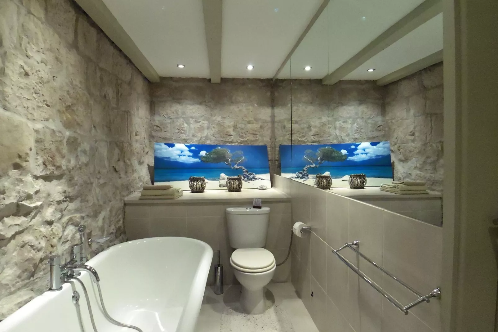 Villa Skylight - Two Bedroom Villa & Studio with Private Swimming Pool, Garden and Sea View-Bathroom