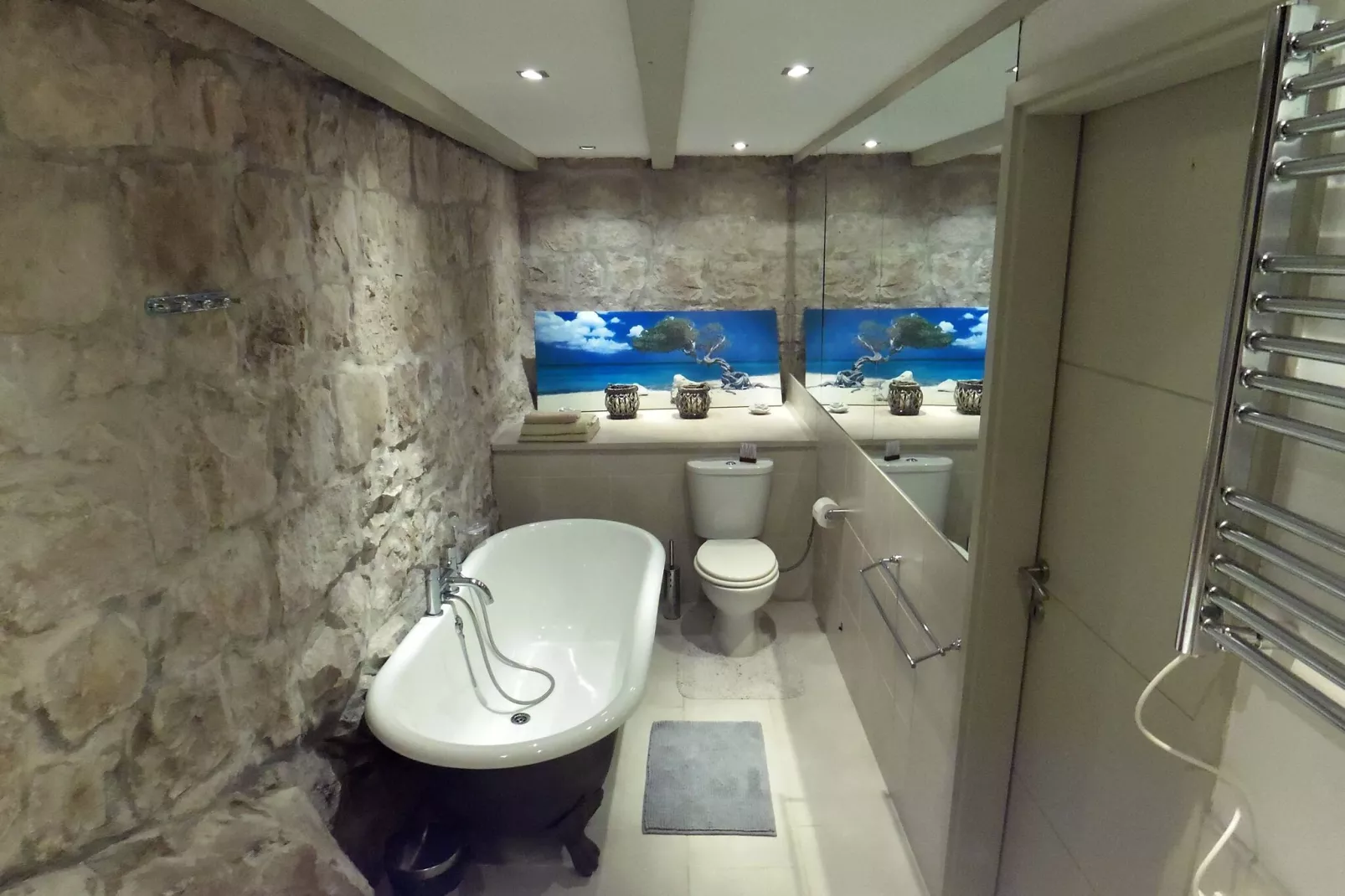Villa Skylight - Two Bedroom Villa & Studio with Private Swimming Pool, Garden and Sea View-Bathroom