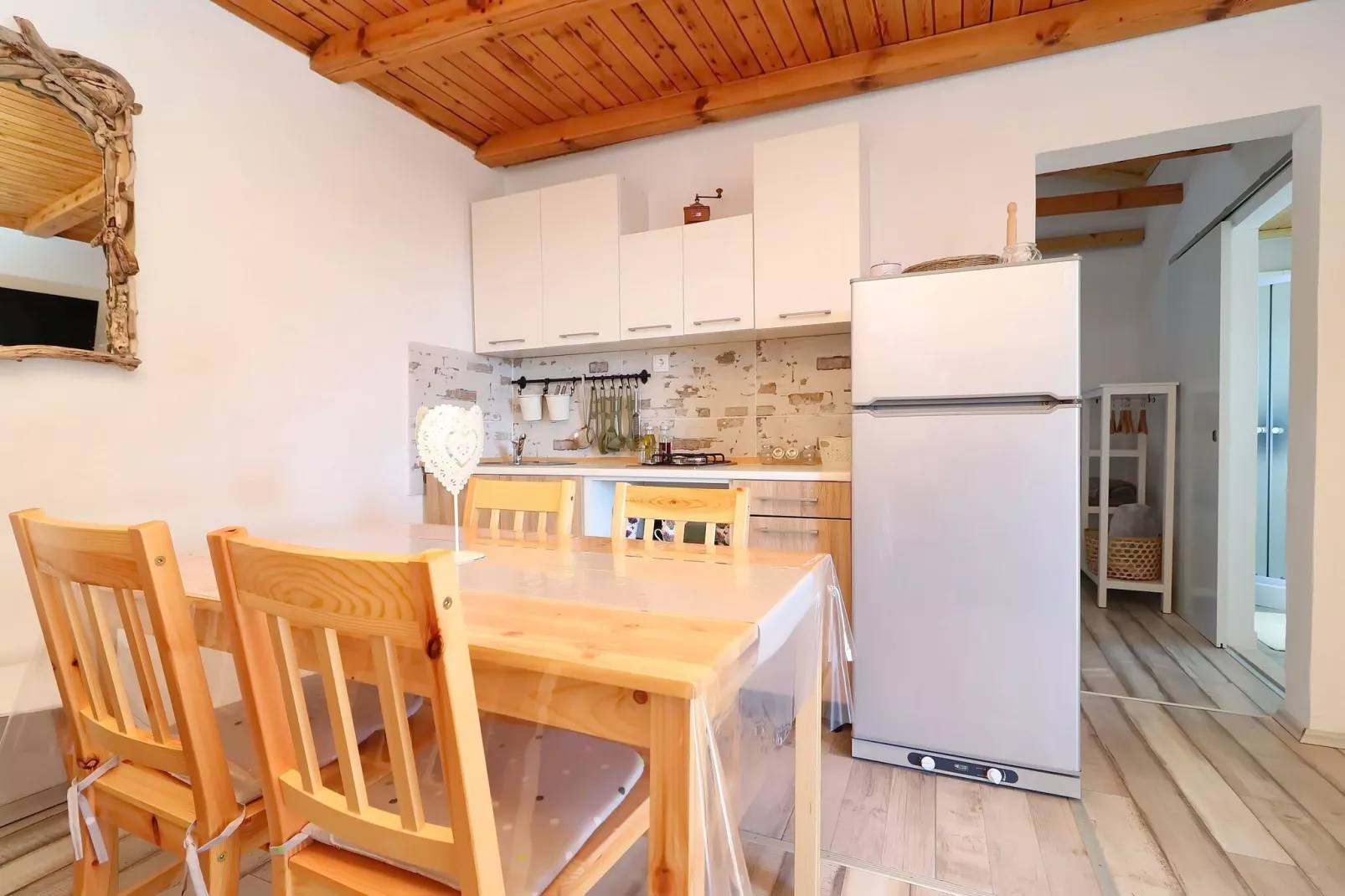Greenside Cottage Lumi-Two Bedroom Holiday Home with Terrace and Sea view-Salle à manger