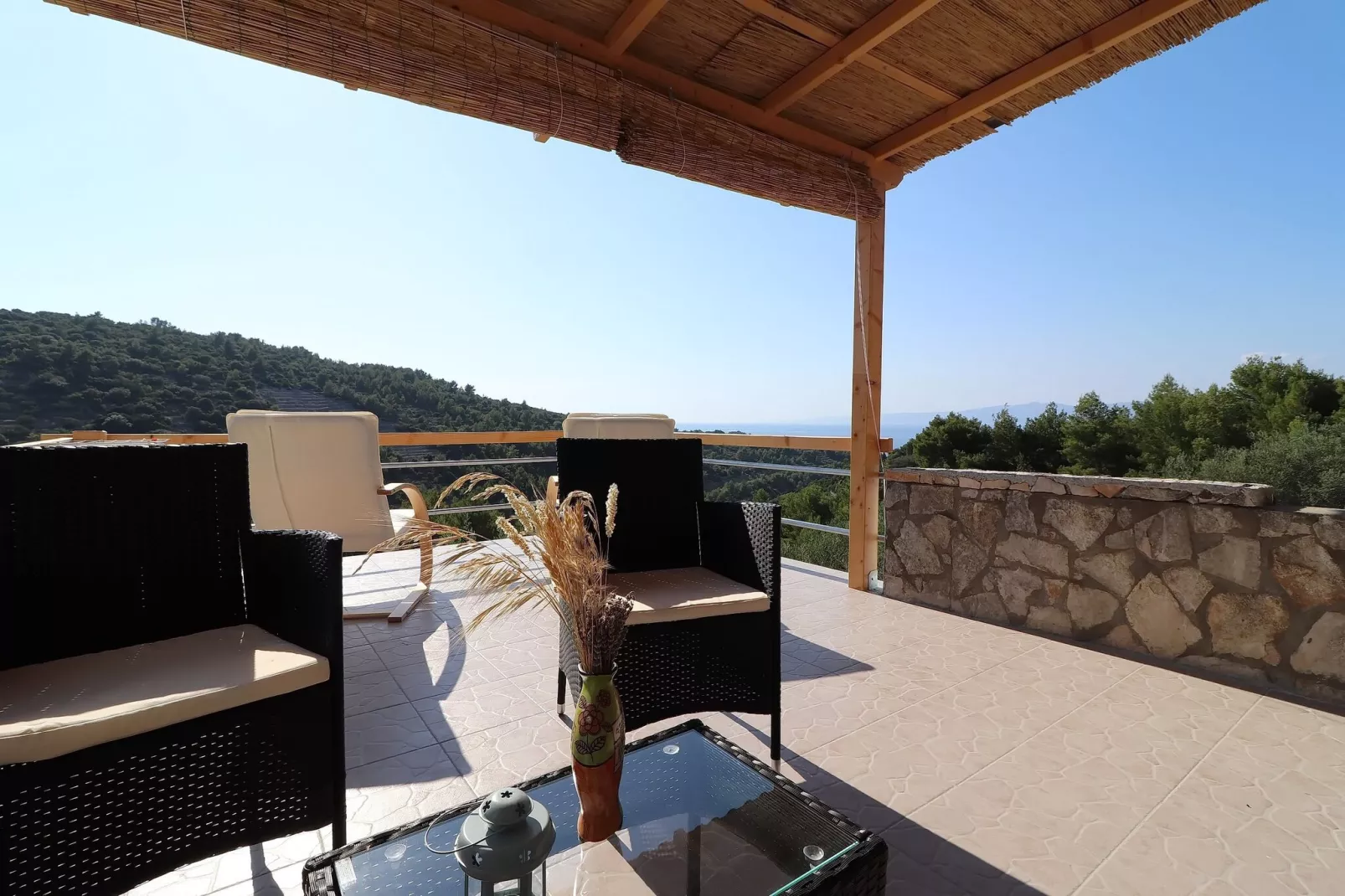 Greenside Cottage Lumi-Two Bedroom Holiday Home with Terrace and Sea view-Terrasse