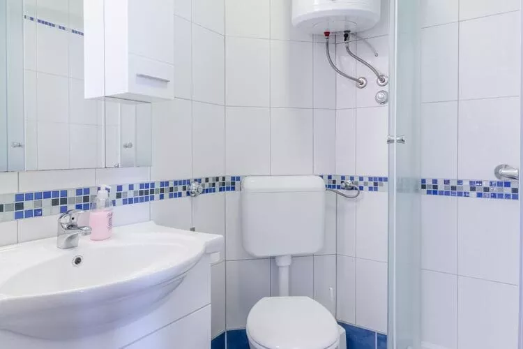 Villa Stella - Two Bedroom Apartment with Balcony and Sea View (Marilena)-Bathroom