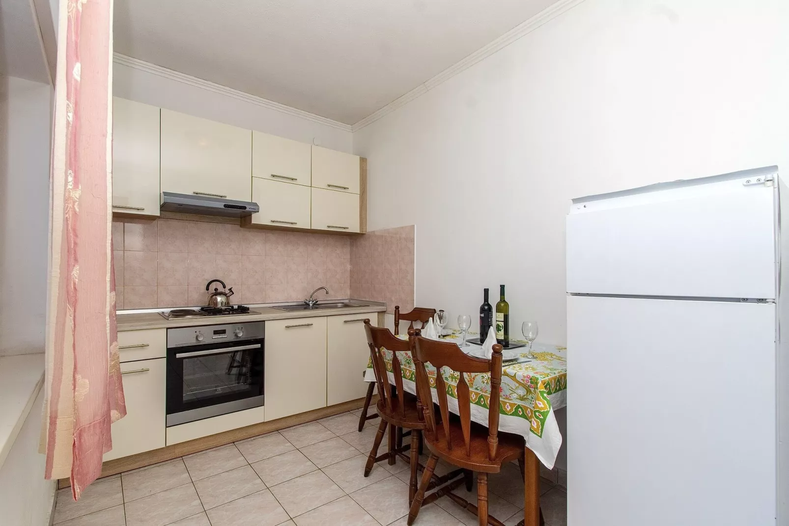 House Green Side Sunset- Four Bedroom House with Pool and Sea View-Küche