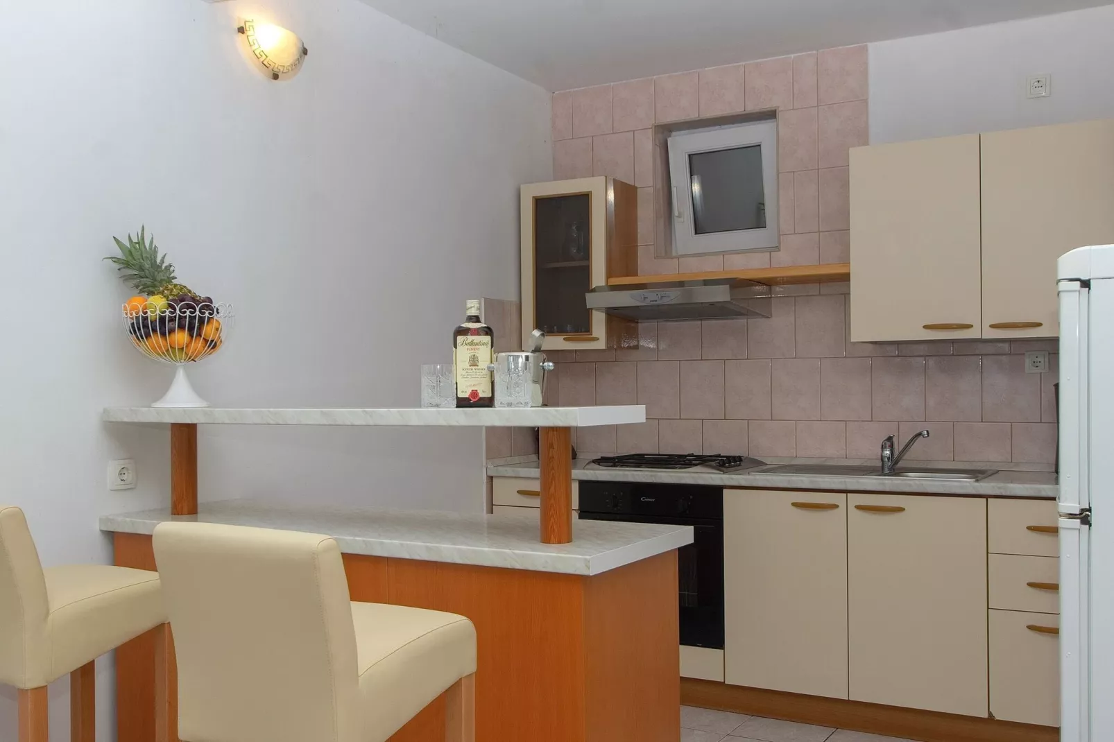 House Green Side Sunset- Four Bedroom House with Pool and Sea View-Küche
