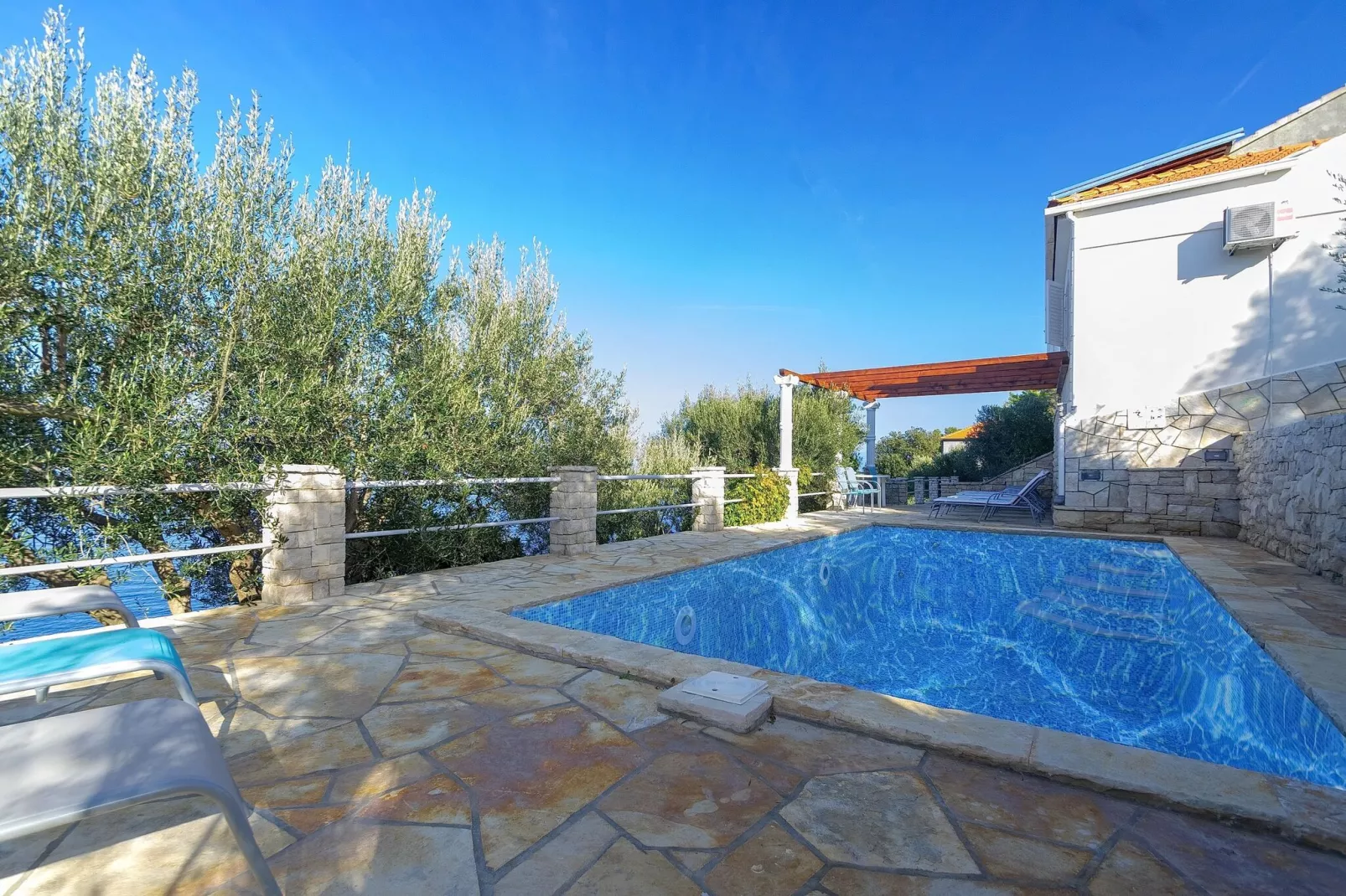 House Green Side Sunset- Four Bedroom House with Pool and Sea View-Schwimmbad