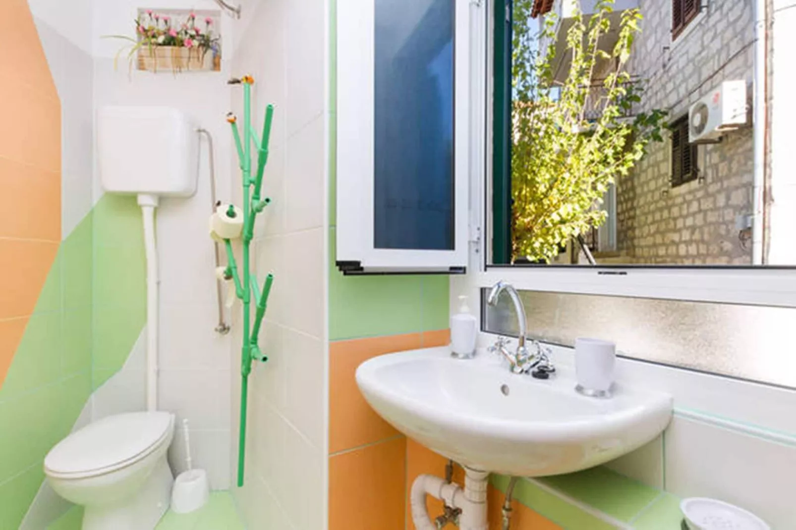 Studio Apartment Sretna - Studio Apartment-Bathroom