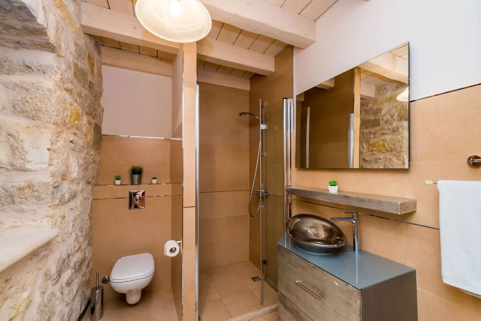 Villa Kanada - Two-Bedroom House with Terrace and Sea View-Bathroom