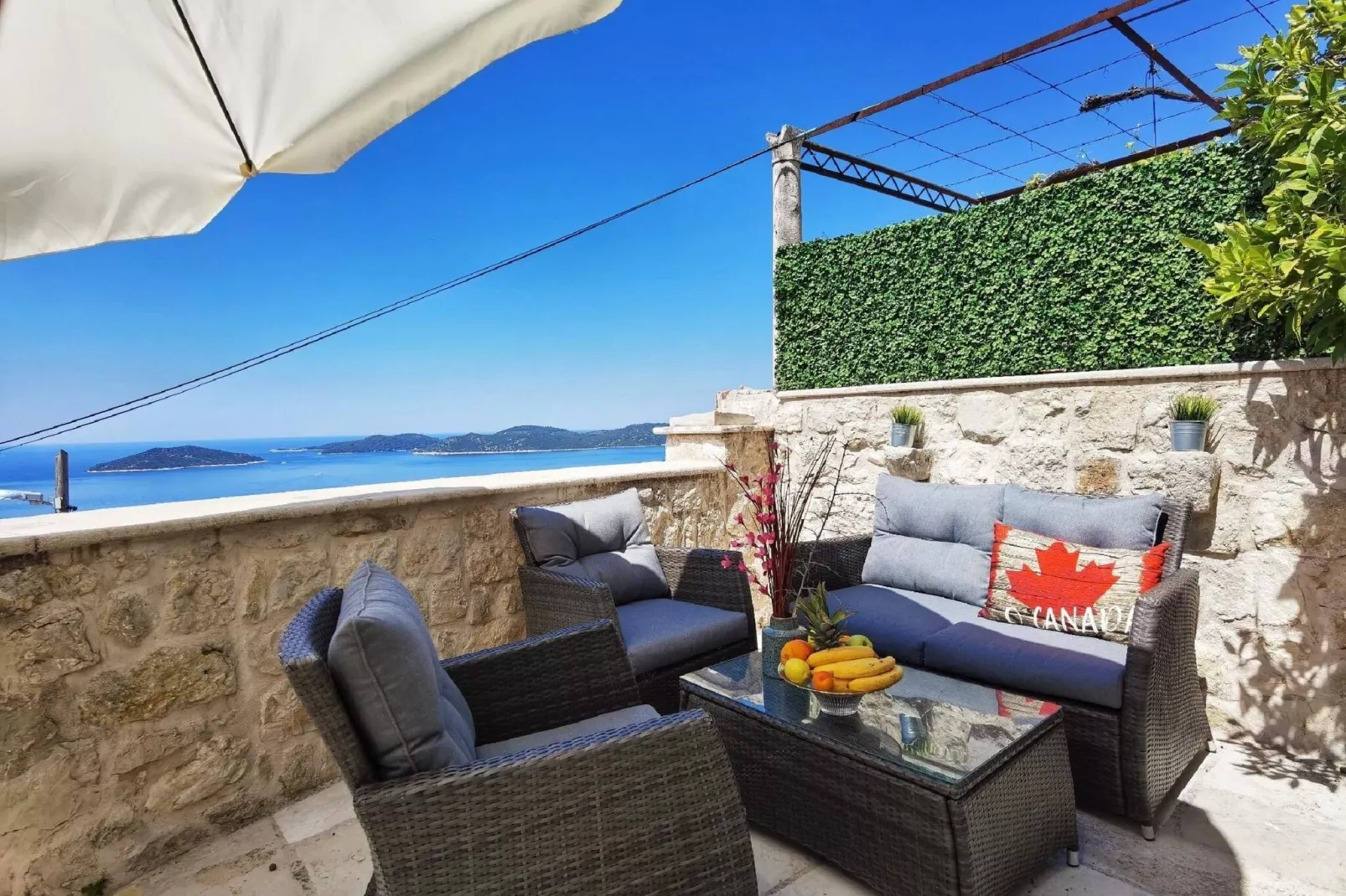 Villa Kanada - Two-Bedroom House with Terrace and Sea View-Terrace