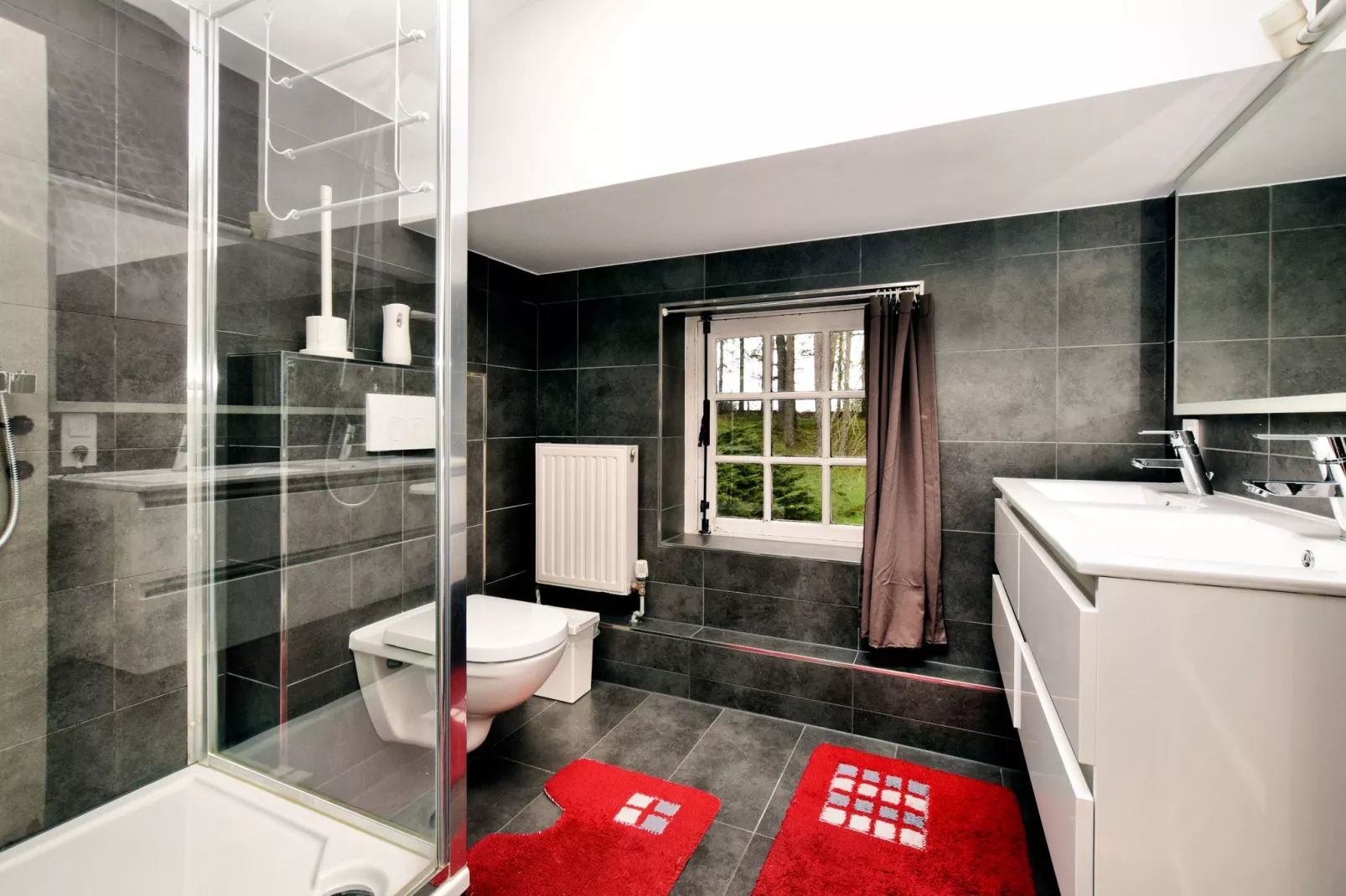 Les Genets-Bathroom
