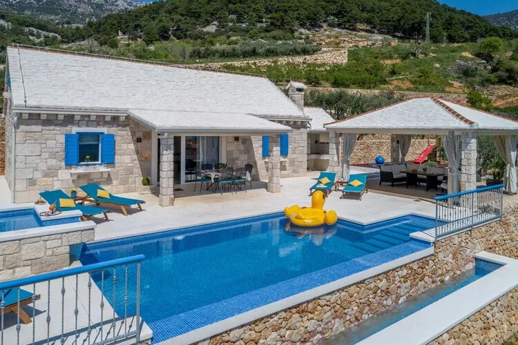 Villa Blue Sky - Three Bedroom Villa with Pool-Piscine