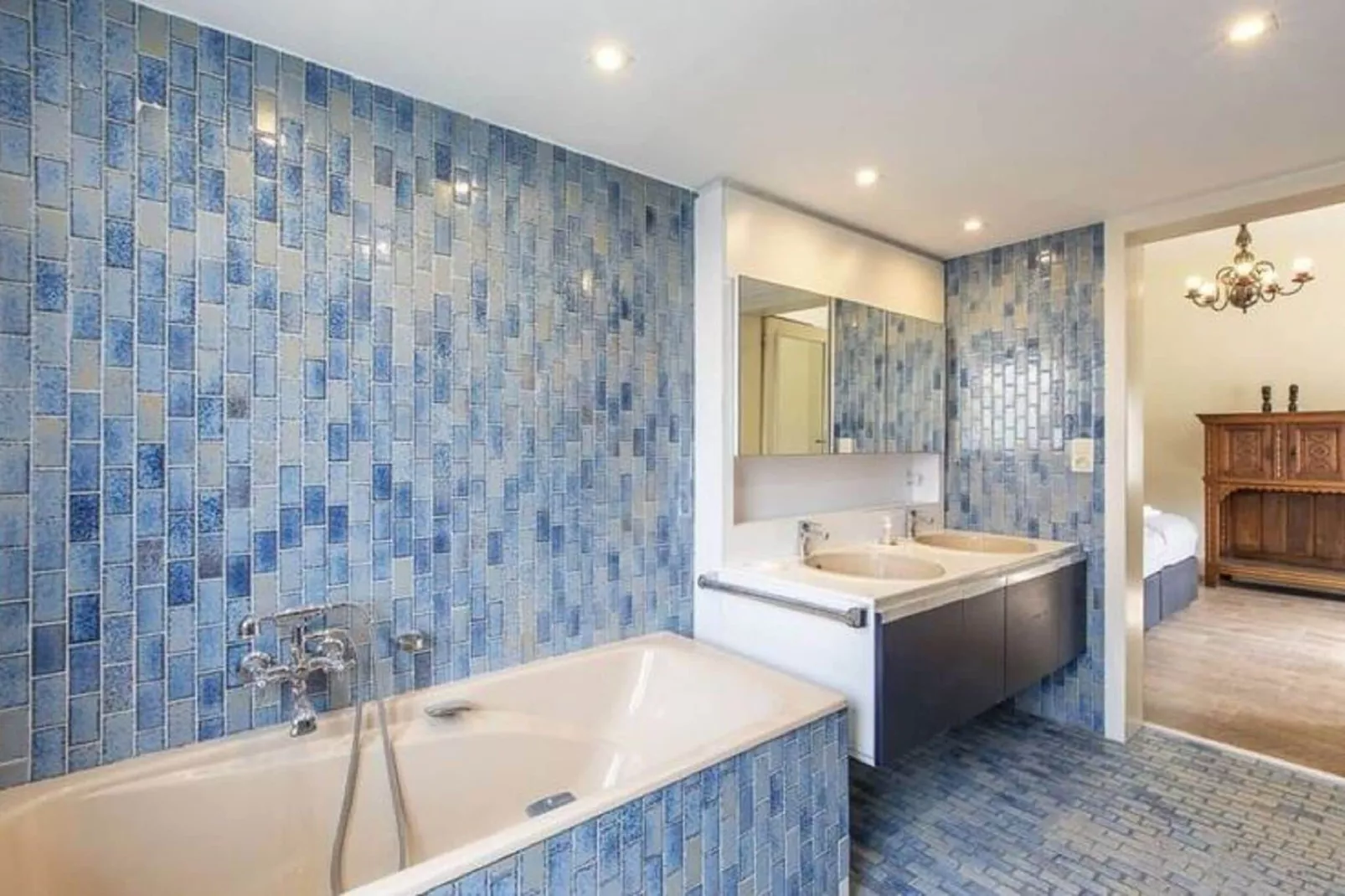 Les Genets-Bathroom