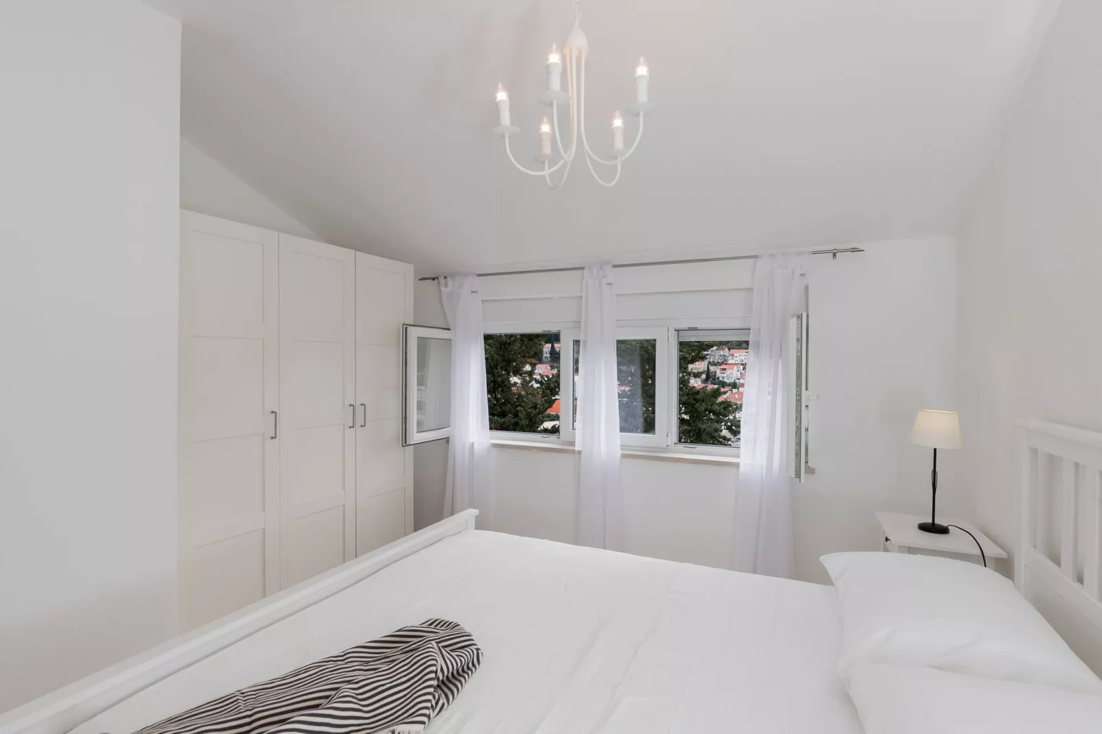 Cozy Dubrovnik Apartment - One-Bedroom Apartment with Sea View-Bedroom