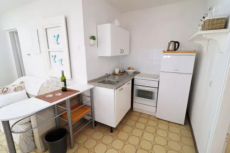 Apartments Mediterranean House - Two Bedroom Apartment with Terrace-Küche