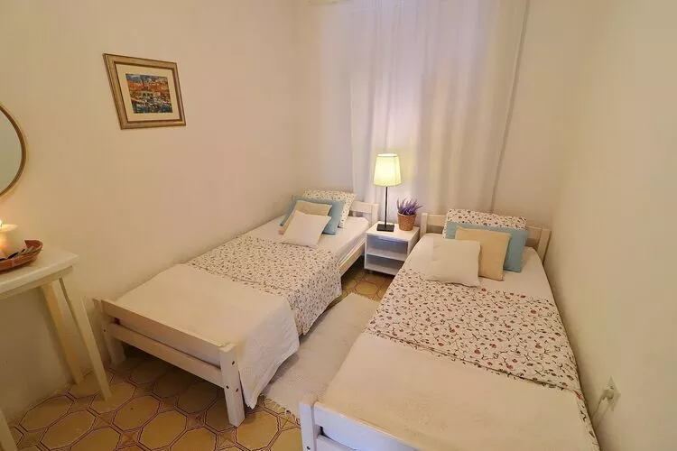 Apartments Mediterranean House - Two Bedroom Apartment with Terrace-Schlafzimmer