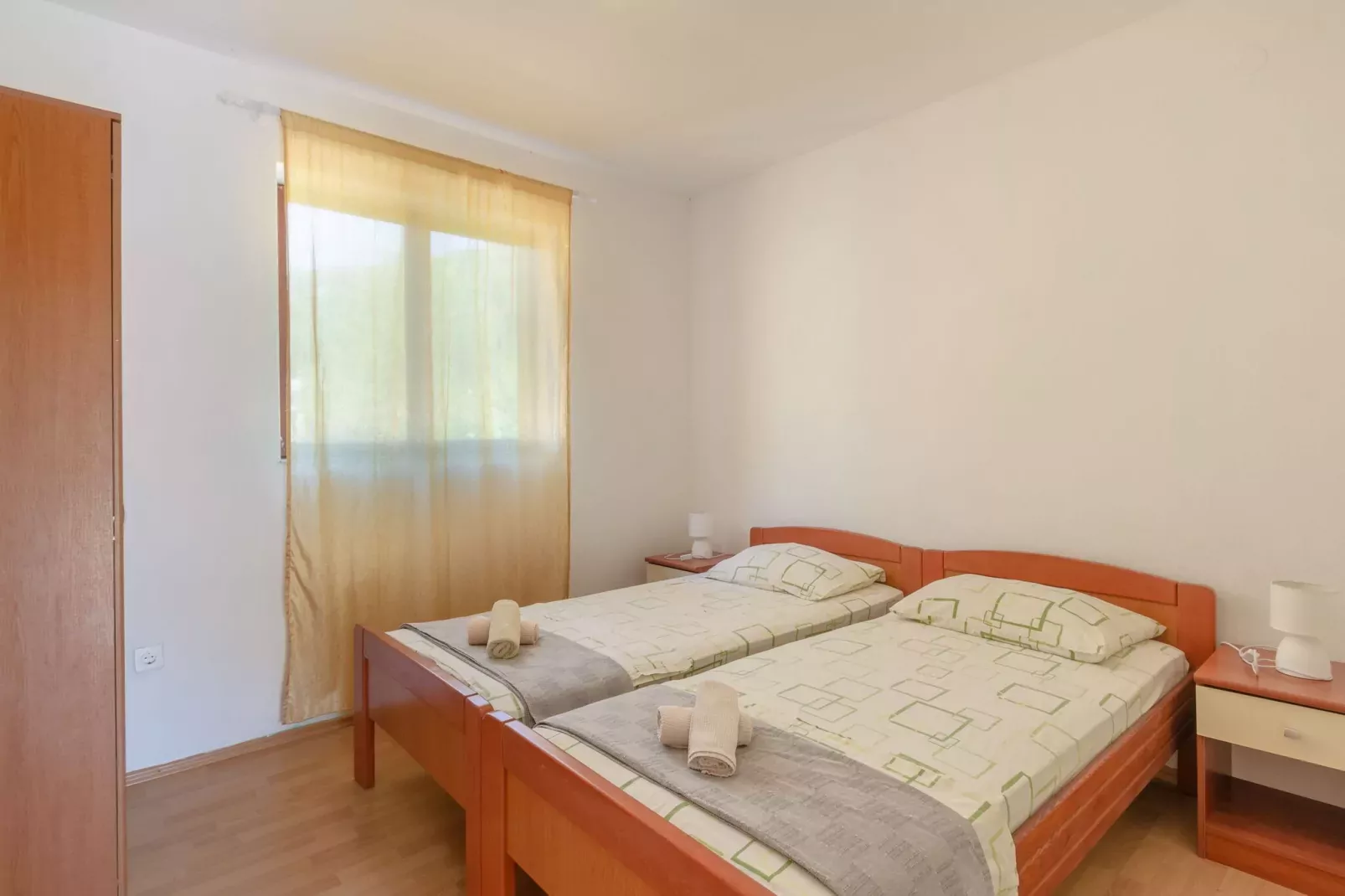 Seafront Apartments Olivera-Two Bedroom Apartment with Patio ( Tonči )